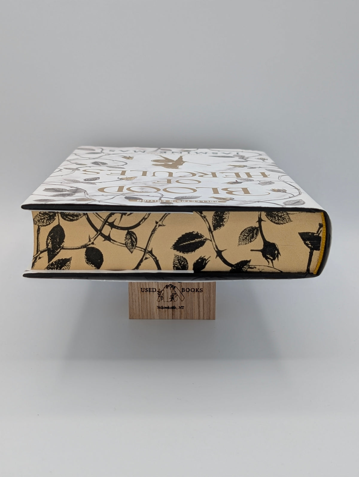 Blood of Hercules Collector's Edition: A Dark Romantasy of Greek Mythology, Enemies to Lovers, for Fans of Spicy BookTok Reads with Gold Sprayed Edges (Villains of Lore, 1)