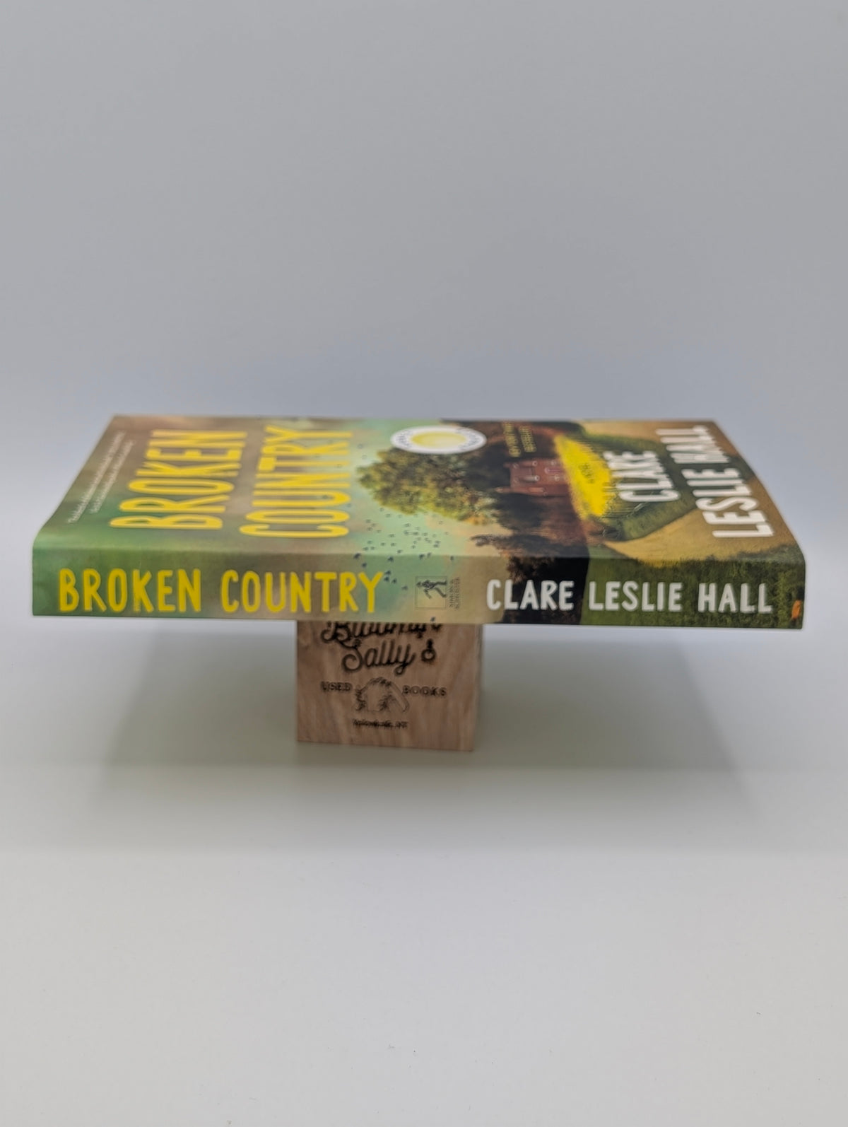 Broken Country (Reese's Book Club)