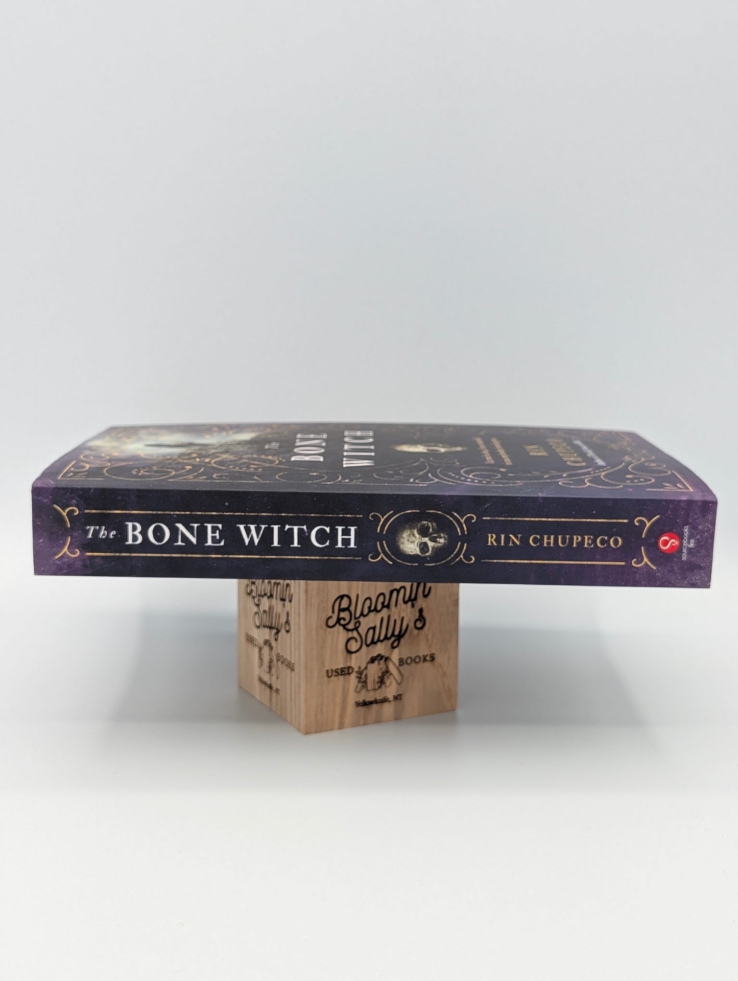 The Bone Witch (The Bone Witch, 1)