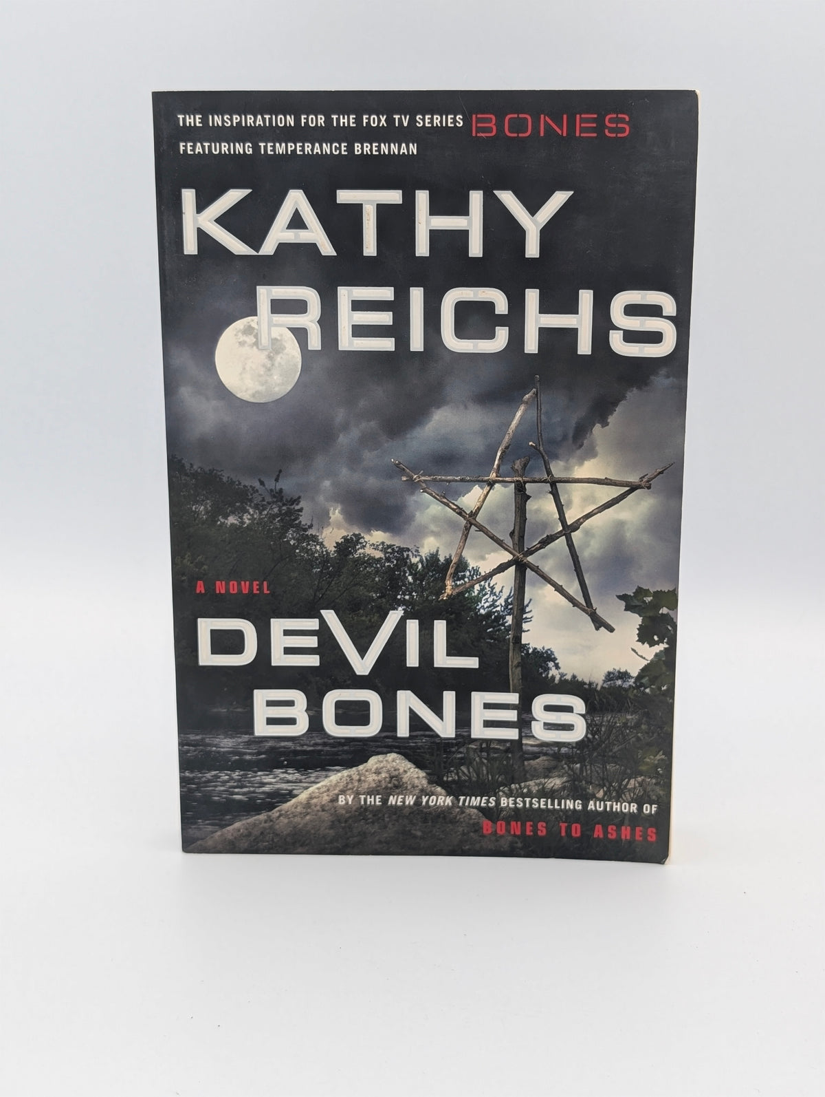Devil Bones: A Novel